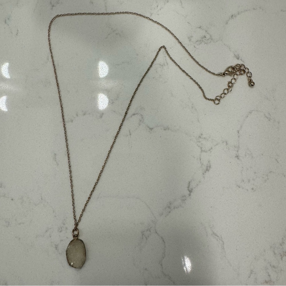 Pendant Oval Neclace